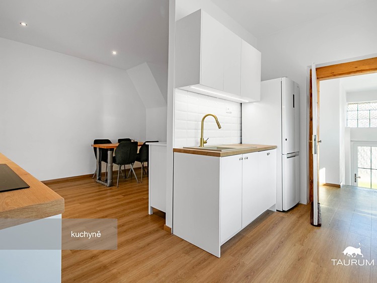 Prodej rodinného domu 154 m², pozemek 423 m² - foto 3