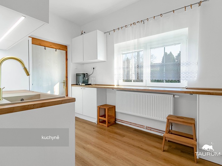 Prodej rodinného domu 154 m², pozemek 423 m² - foto 4