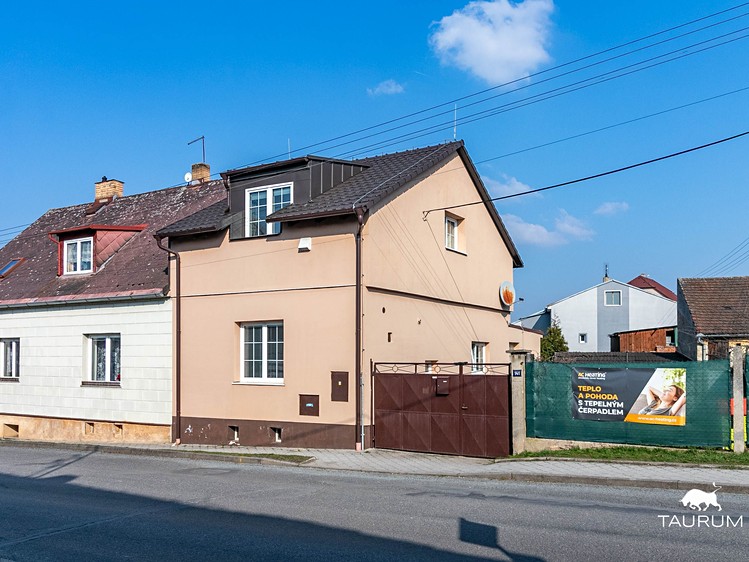 Prodej rodinného domu 154 m², pozemek 423 m² - foto 1