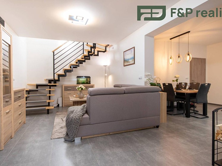 Prodej rodinného domu 100 m², pozemek 395 m² - foto 2