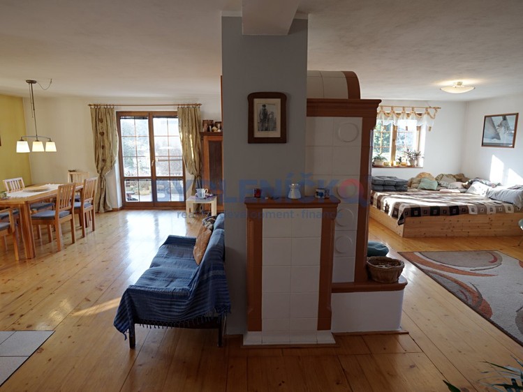 Prodej  rodinného domu 265 m², pozemek 1 610 m² - foto 8