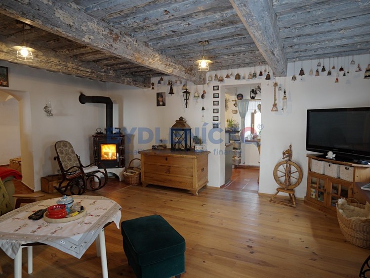 Prodej rodinného domu 492 m², pozemek 882 m² - foto 5