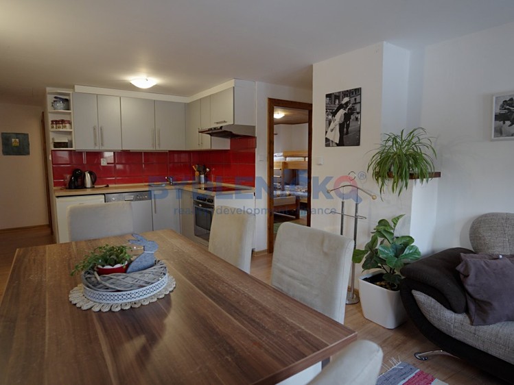 Prodej rodinného domu 492 m², pozemek 882 m² - foto 8