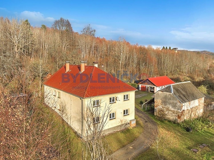 Prodej vícegeneračního domu 456 m², pozemek 4 806 m² - foto 1