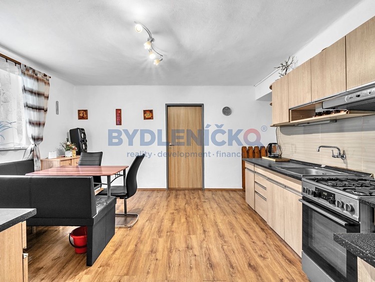 Prodej vícegeneračního domu 456 m², pozemek 4 806 m² - foto 6