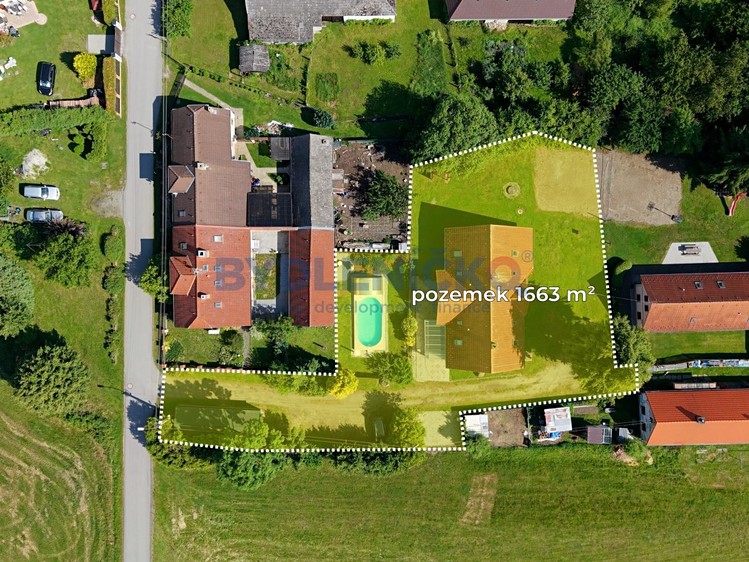 Prodej rodinného domu 275 m², pozemek 1 663 m² - foto 3