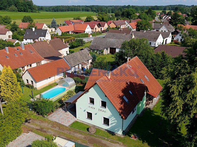 Prodej rodinného domu 275 m², pozemek 1 663 m² - foto 2