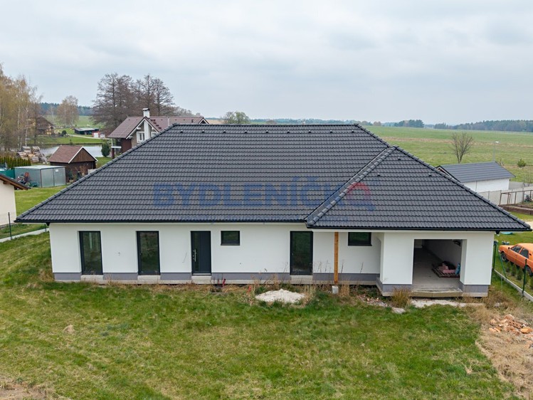 Prodej rodinného domu 193 m², pozemek 996 m² - foto 3