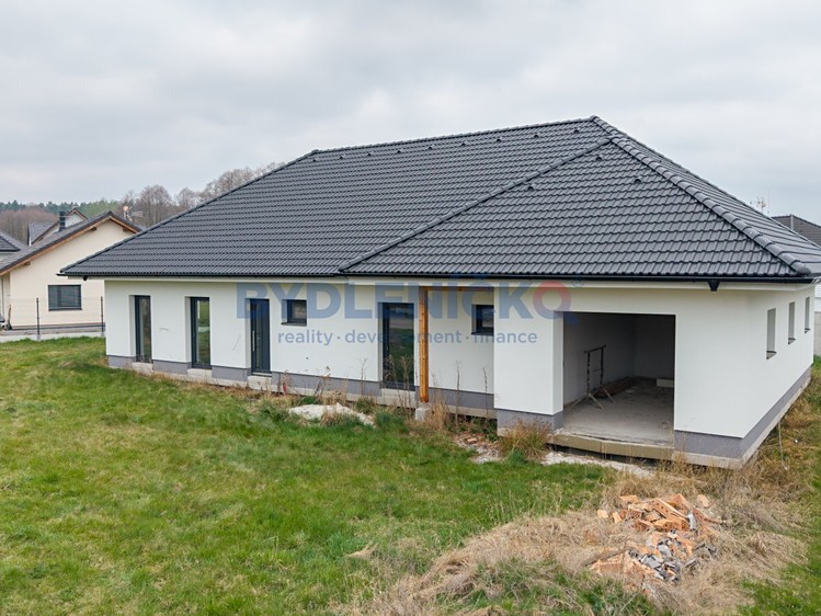 Prodej rodinného domu 193 m², pozemek 996 m² - foto 4