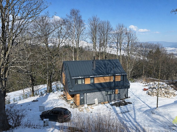 Prodej rodinného domu 221 m², pozemek 586 m² - foto 2