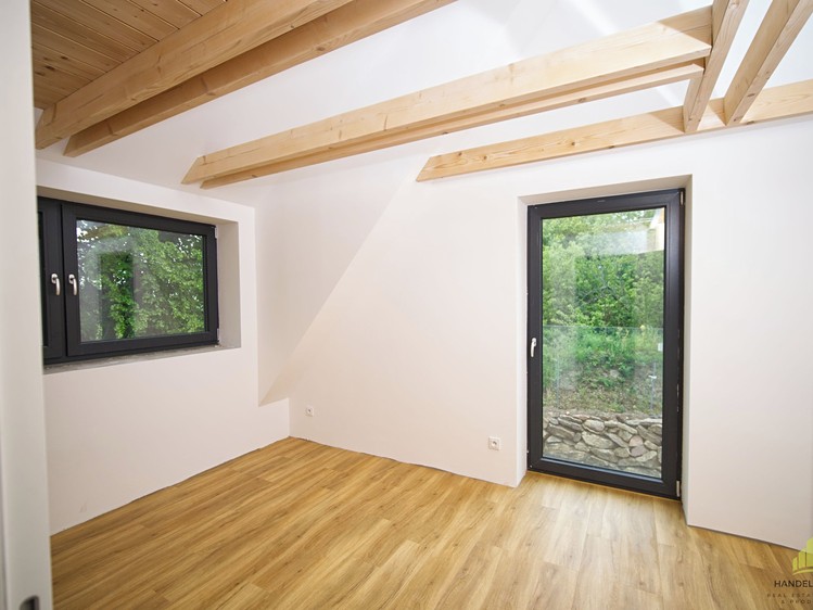 Prodej rodinného domu 221 m², pozemek 586 m² - foto 6
