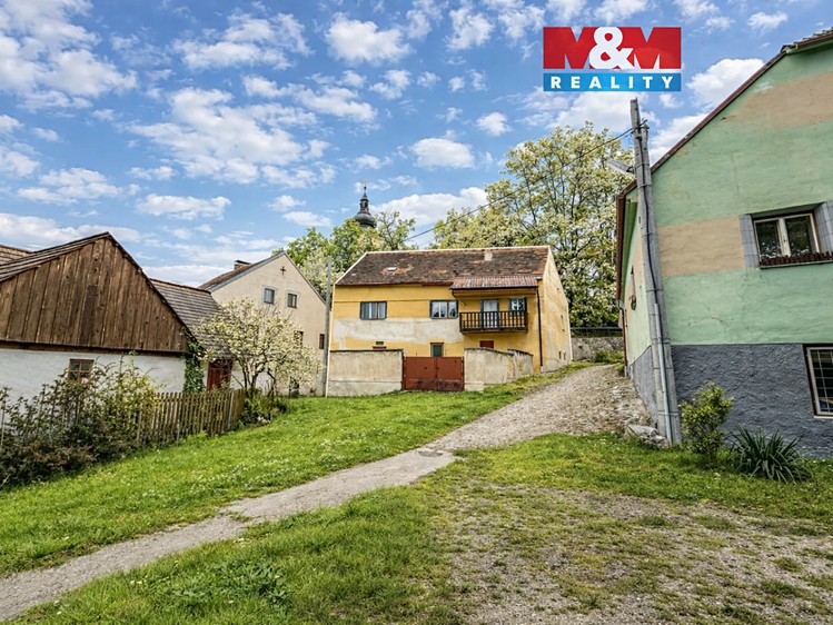 Prodej rodinného domu 143 m², pozemek 218 m² - foto 1