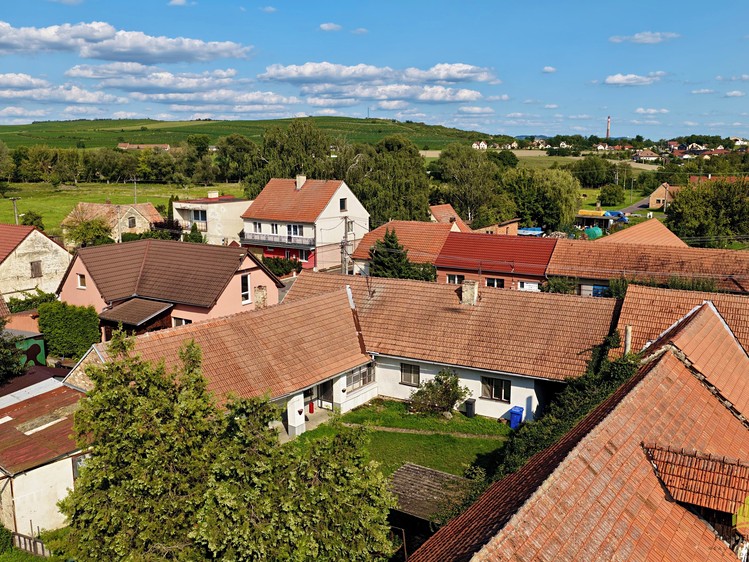 Prodej rodinného domu 423 m², pozemek 1 170 m² - foto 2