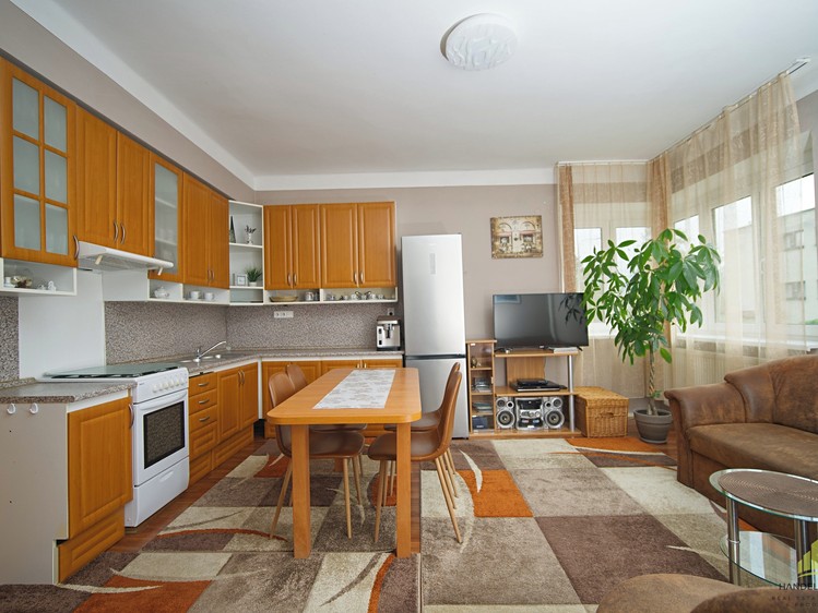 Prodej rodinného domu 180 m², pozemek 767 m² - foto 3