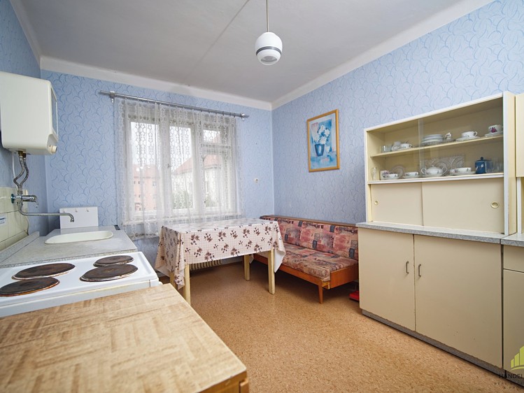 Prodej rodinného domu 180 m², pozemek 767 m² - foto 8