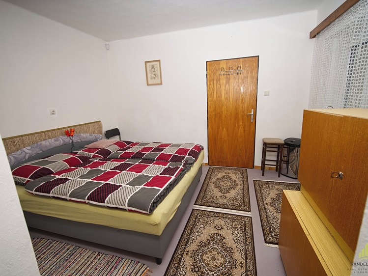 Prodej rodinného domu 200 m², pozemek 879 m² - foto 5