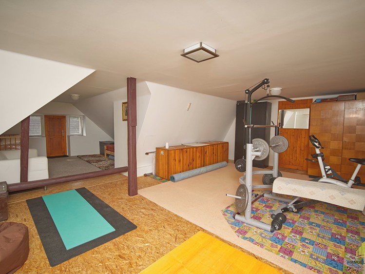 Prodej rodinného domu 200 m², pozemek 879 m² - foto 8