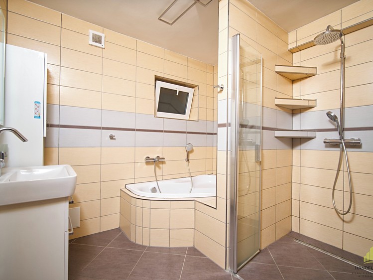 Prodej rodinného domu 98 m², pozemek 258 m² - foto 4