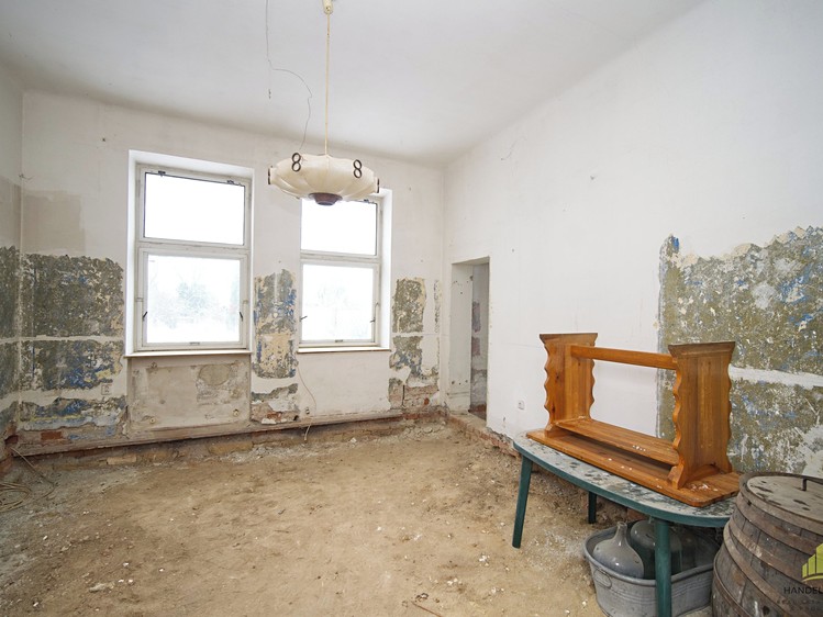 Prodej rodinného domu 340 m², pozemek 932 m² - foto 2