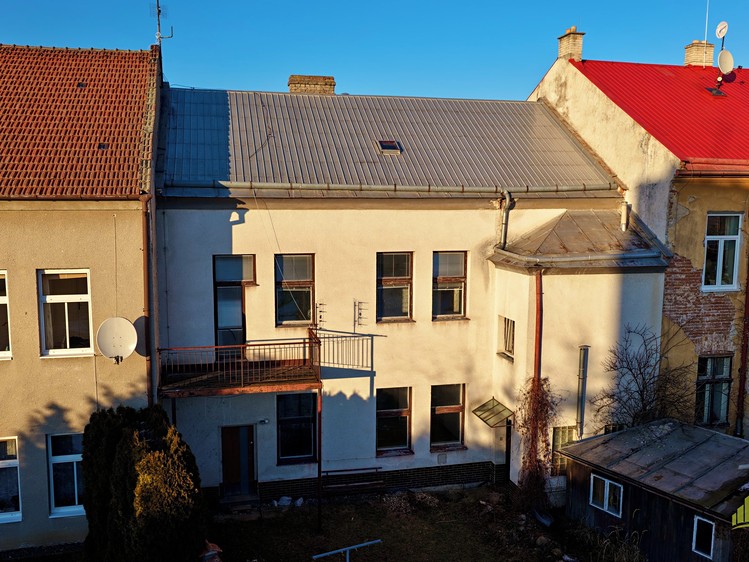 Prodej rodinného domu 340 m², pozemek 932 m² - foto 8