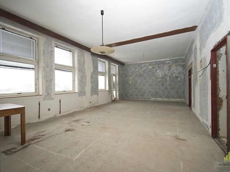 Prodej rodinného domu 340 m², pozemek 932 m² - foto 6