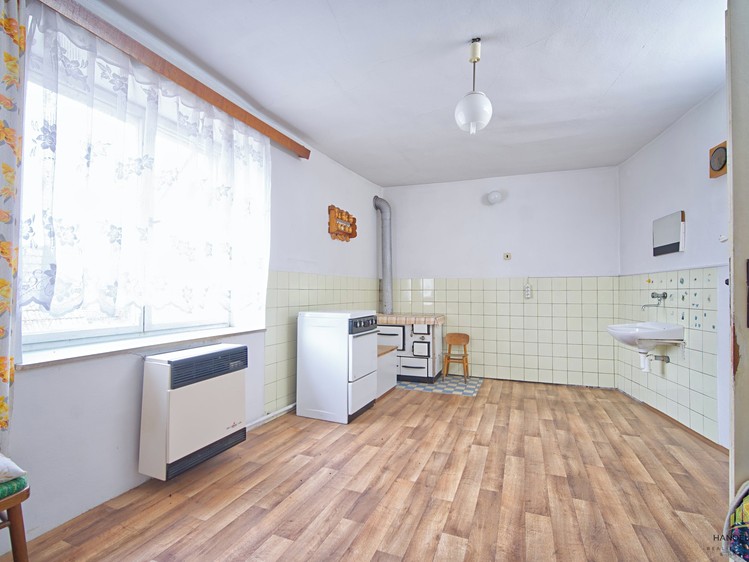 Prodej rodinného domu 139 m², pozemek 1 344 m² - foto 7