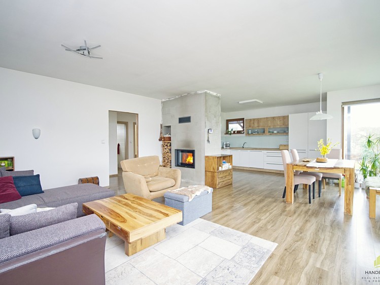 Prodej rodinného domu 139 m², pozemek 4 200 m² - foto 3