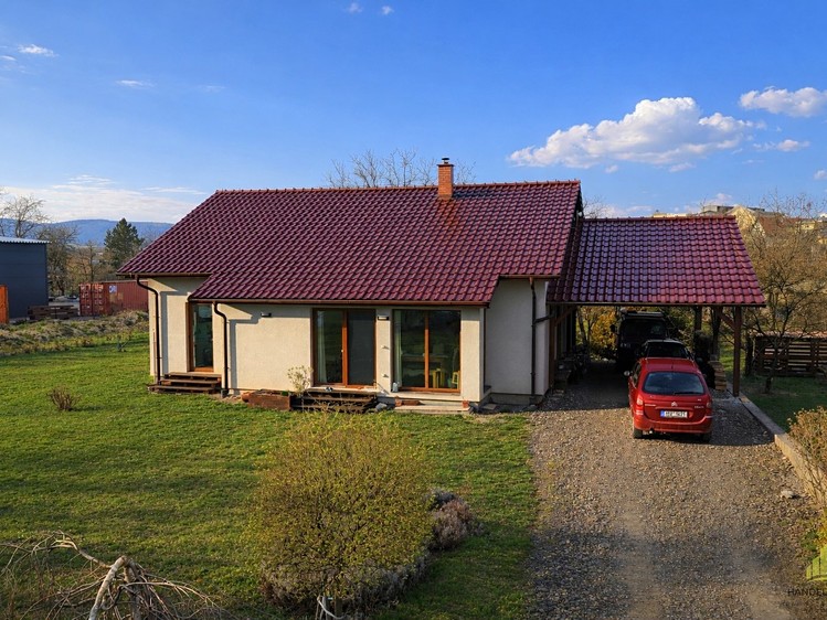 Prodej rodinného domu 139 m², pozemek 4 200 m² - foto 1
