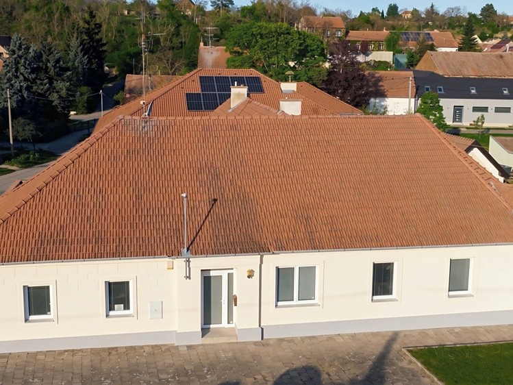 Prodej rodinného domu 370 m², pozemek 480 m² - foto 2
