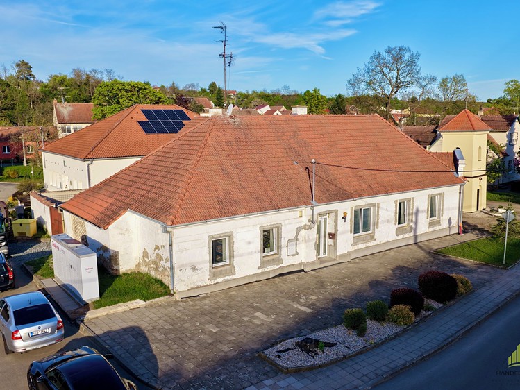 Prodej rodinného domu 370 m², pozemek 480 m² - foto 1