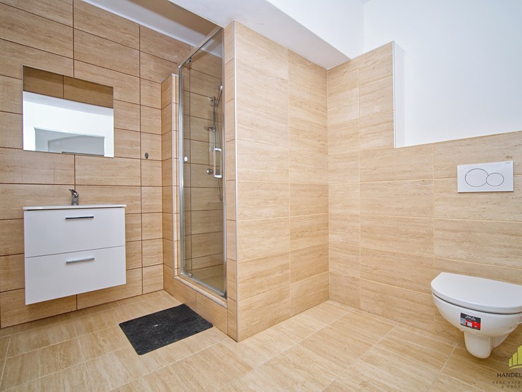Prodej rodinného domu 370 m², pozemek 480 m² - foto 8