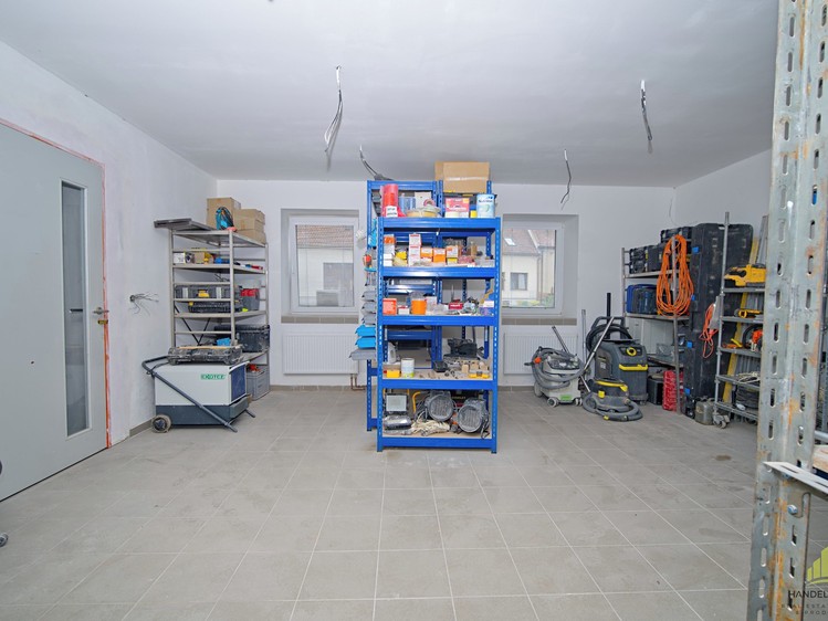Prodej rodinného domu 370 m², pozemek 480 m² - foto 6