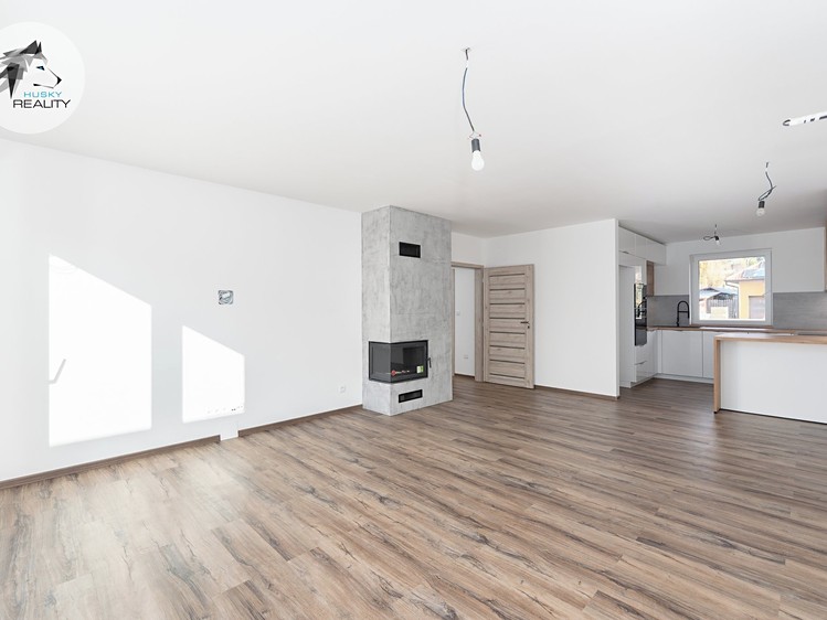 Prodej rodinného domu 115 m², pozemek 537 m² - foto 2
