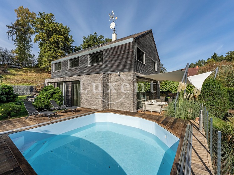 Prodej rodinného domu 151 m², pozemek 1 213 m² - foto 2