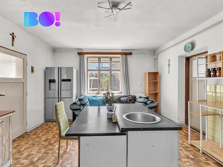 Prodej rodinného domu 184 m², pozemek 1 324 m² - foto 4