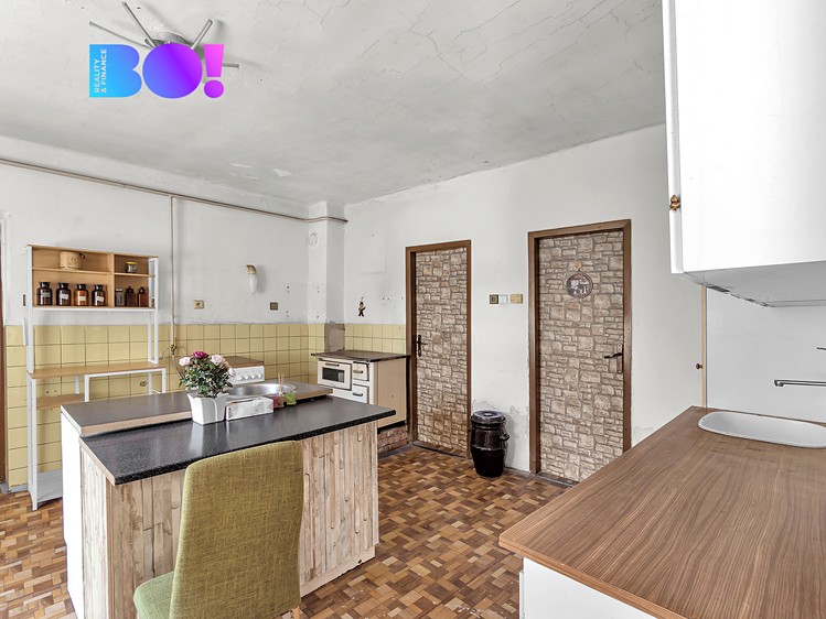 Prodej rodinného domu 184 m², pozemek 1 324 m² - foto 3