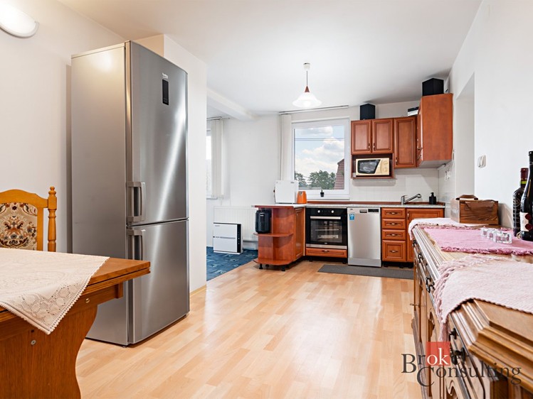 Prodej  rodinného domu 142 m², pozemek 995 m² - foto 3