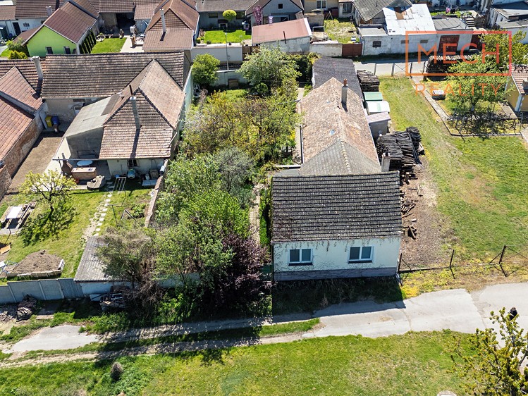 Prodej rodinného domu 181 m², pozemek 650 m² - foto 1
