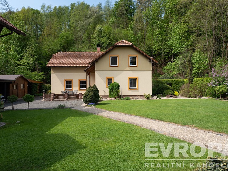 Prodej vícegeneračního domu 140 m², pozemek 1 039 m² - foto 3