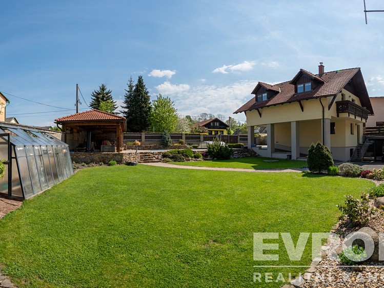 Prodej vícegeneračního domu 140 m², pozemek 1 039 m² - foto 8