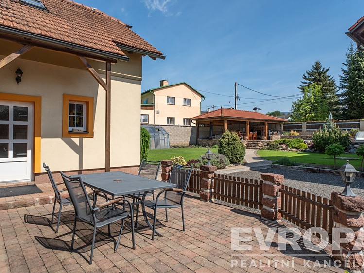 Prodej vícegeneračního domu 140 m², pozemek 1 039 m² - foto 6