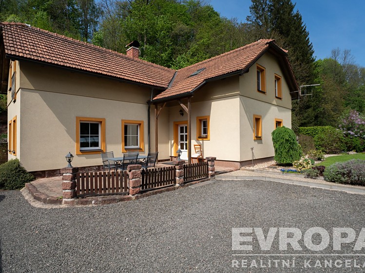 Prodej vícegeneračního domu 140 m², pozemek 1 039 m² - foto 5