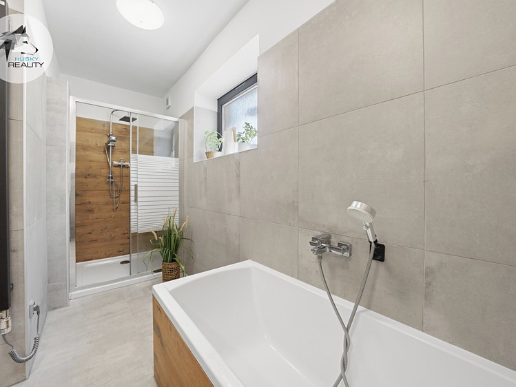 Prodej rodinného domu 139 m², pozemek 220 m² - foto 5