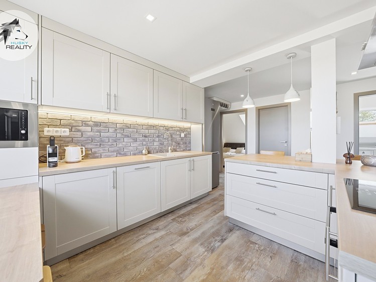 Prodej rodinného domu 319 m², pozemek 434 m² - foto 4