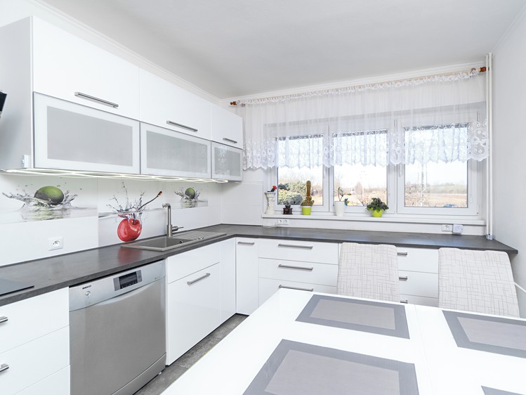 Prodej rodinného domu 150 m², pozemek 303 m² - foto 3
