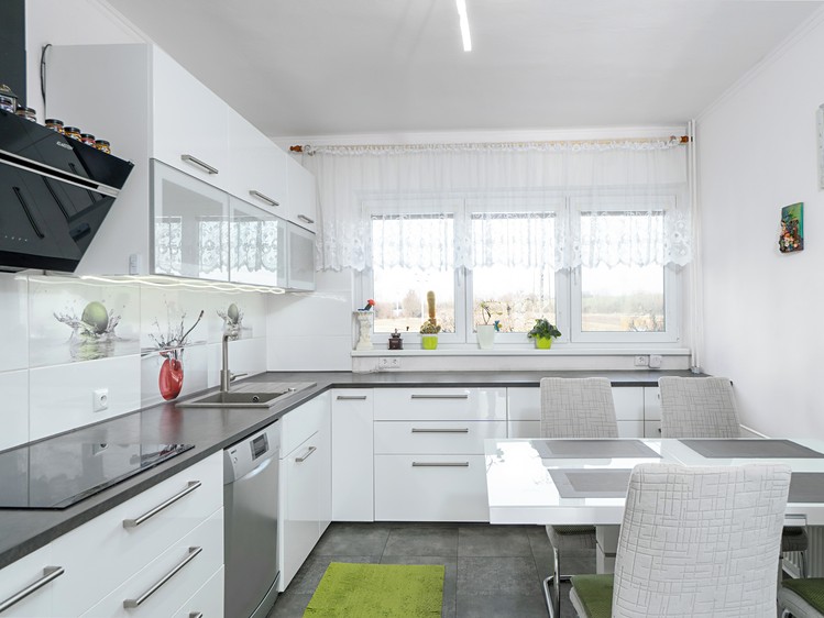 Prodej rodinného domu 150 m², pozemek 303 m² - foto 2