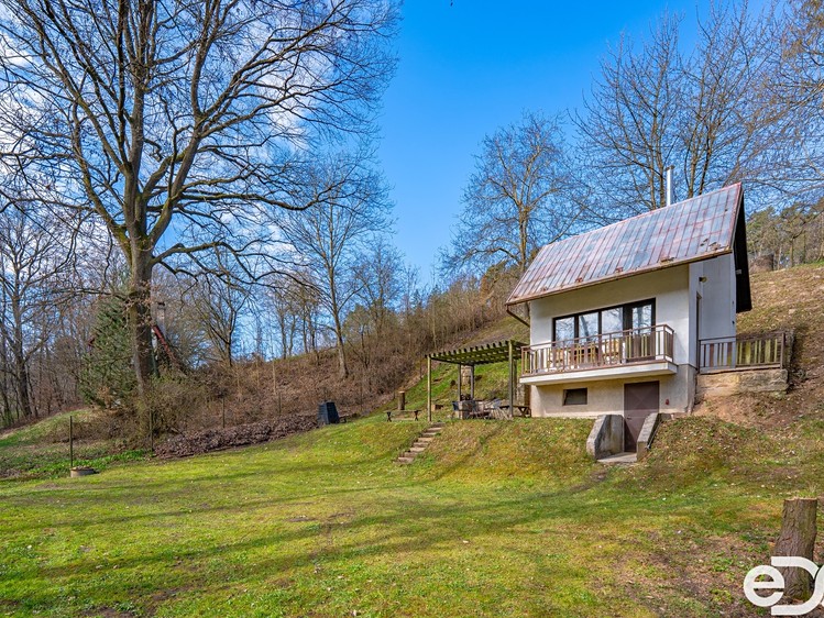 Prodej chaty 45 m², pozemek 659 m² - foto 1
