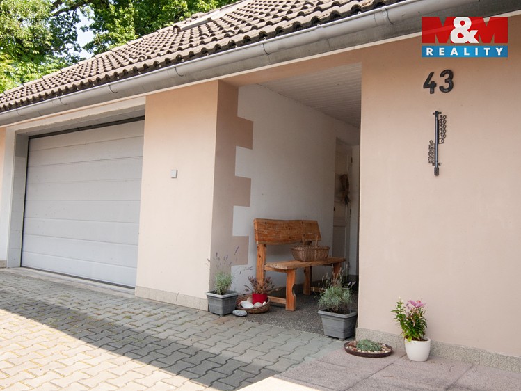 Prodej rodinného domu 340 m², pozemek 2 174 m² - foto 5