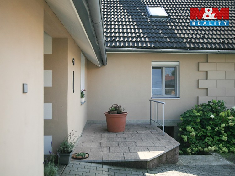 Prodej rodinného domu 340 m², pozemek 2 174 m² - foto 6
