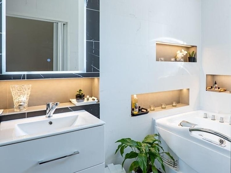 Prodej  vícegeneračního domu 320 m², pozemek 990 m² - foto 4